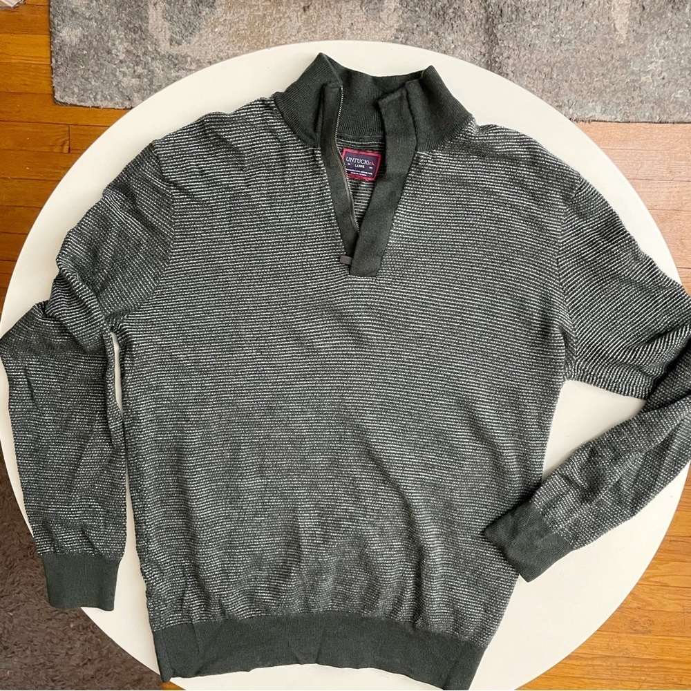 UNTUCKit Gray Striped Zip Up Sweater